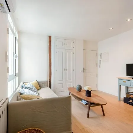 1 Bedroom 1 Bathroom Furnished - Malasana - Modern In Downtown Area - Mintystay Madrid Extérieur photo