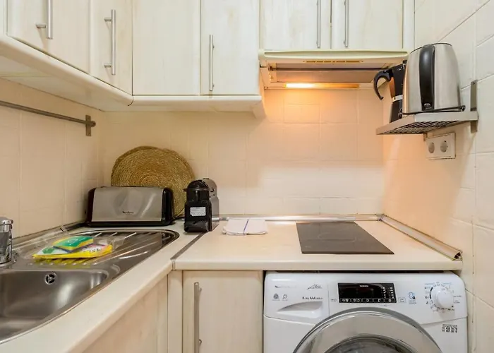 1 Bedroom 1 Bathroom Furnished - Malasana - Modern In Downtown Area - Mintystay